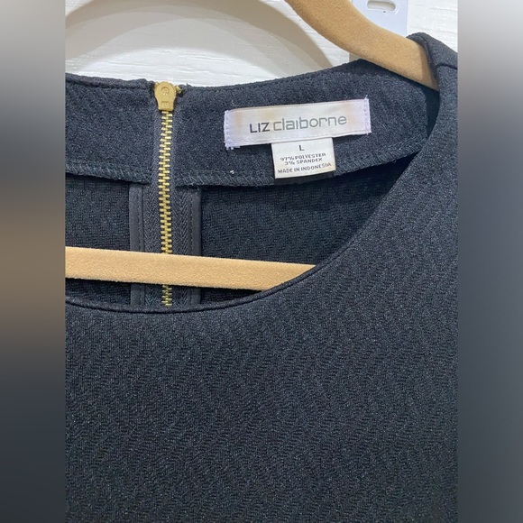 Liz Claiborne ladies black textured peplum top Size Large - Picture 3 of 4